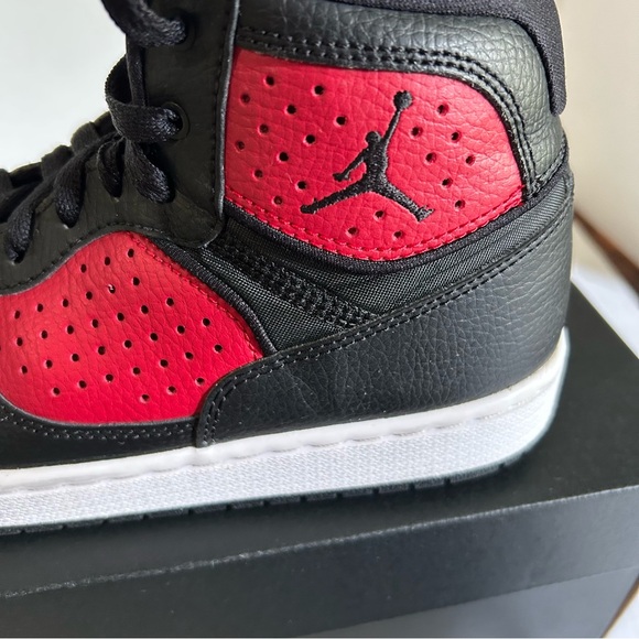 Nike Air Jordan Access Bred Black Red Mens 7.5 AR3762-006 Mid Jumpman sneakers - Picture 12 of 15